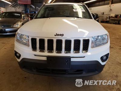 Piąte zdjęcie samochodu w środku: 2011 JEEP COMPASS SPORT VIN:1J4NF1FB1BD278852 - miniatura