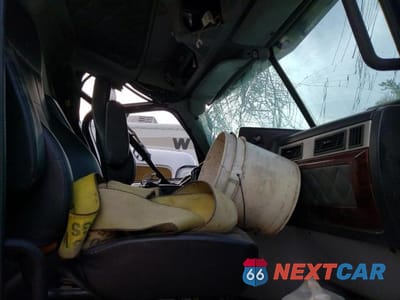 Piąte zdjęcie samochodu w środku: 2015 FREIGHTLINER 122SD VIN:3AKJGNBG9FDGE4014 - miniatura