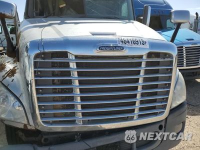 Zdjęcie 7 z 10 samochodu: 2013 FREIGHTLINER CASCADIA 125 VIN:3AKJGLDR4DSFH7348 - miniatura