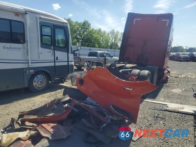 Czwarte zdjęcie samochodu z boku: 2020 KENWORTH CONSTRUCTION T680 VIN:1XKYDP9X4LJ391365 - miniatura