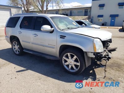 Czwarte zdjęcie samochodu z boku: 2013 CADILLAC ESCALADE LUXURY VIN:1GYS3BEFXDR101163 - miniatura