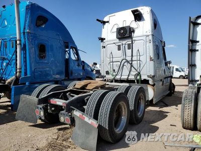 Czwarte zdjęcie samochodu z boku: 2013 FREIGHTLINER CASCADIA 125 VIN:3AKJGLDR4DSFH7348 - miniatura
