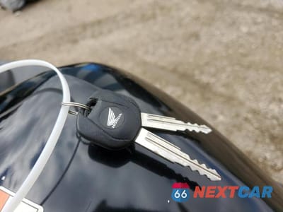 Zdjęcie 8 z 9 samochodu: 2014 HONDA CBR500 R VIN:MLHPC4418E5100435 - miniatura