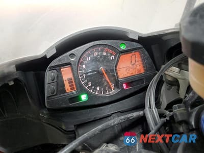 Zdjęcie 7 z 10 samochodu: 2016 HONDA CBR600 RR VIN:JH2PC40JXGK200749 - miniatura