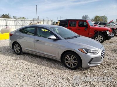Czwarte zdjęcie samochodu z boku: 2017 HYUNDAI ELANTRA SE VIN:5NPD84LF7HH088075 - miniatura