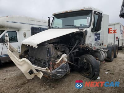 Drugie zdjęcie samochodu z przodu: 2002 VOLVO VN VNL VIN:4V4NC9UFX2N330786 - miniatura