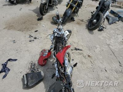 Zdjęcie 6 z 9 samochodu: 2002 SUZUKI VS800 GLP VIN:JS1VS52A4R2104411 - miniatura