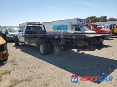 Drugie zdjęcie samochodu z przodu: 2015 RAM 5500 VIN:3C7WRMDL4FG554077 - miniatura