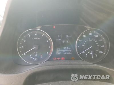 Zdjęcie 9 z 12 samochodu: 2017 HYUNDAI ELANTRA SE VIN:5NPD84LF7HH088075 - miniatura