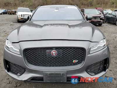 Piąte zdjęcie samochodu w środku: 2019 JAGUAR F-PACE S VIN:SADCM2FV3KA610203 - miniatura