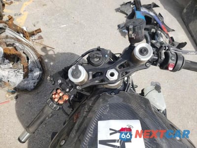 Zdjęcie 7 z 9 samochodu: 2021 BMW S 1000 RR VIN:WB10E2301M6E75281 - miniatura