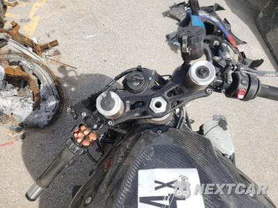 Zdjęcie 7 z 9 samochodu: 2021 BMW S 1000 RR VIN:WB10E2301M6E75281 - miniatura