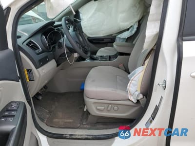 Zdjęcie 7 z 12 samochodu: 2021 KIA SEDONA LX VIN:KNDMB5C1XM6668632 - miniatura