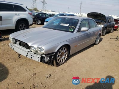 2004 JAGUAR XJ8 SAJWA71C94SG31420 - główne zdjęcie licytacji z USA - miniatura