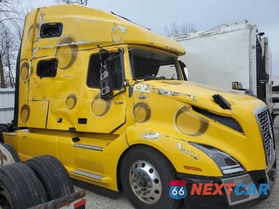 Zdjęcie 9 z 10 samochodu: 2023 VOLVO VN VNL VIN:4V4NC9EH2PN310085 - miniatura