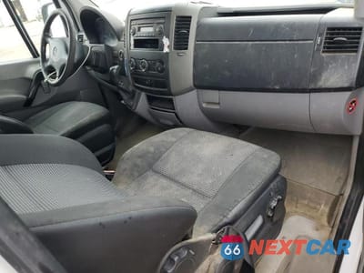 Zdjęcie 8 z 13 samochodu: 2012 MERCEDES-BENZ SPRINTER 2500 VIN:WD3PE7CC3C5624696 - miniatura