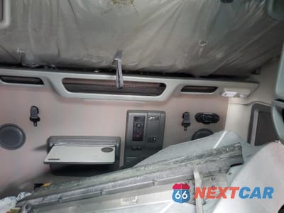 Zdjęcie 6 z 10 samochodu: 2023 VOLVO VN VNL VIN:4V4NC9EH2PN310085 - miniatura