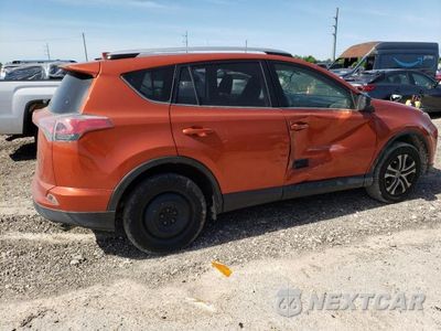 Trzecie zdjęcie samochodu z tyłu: 2016 TOYOTA RAV4 LE VIN:JTMZFREV6GJ081721 - miniatura