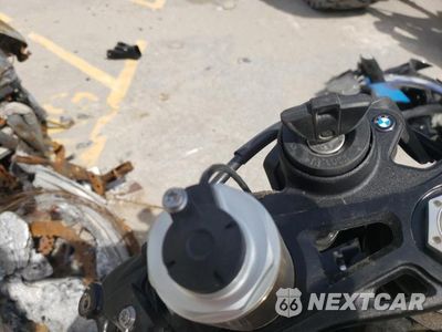 Zdjęcie 8 z 9 samochodu: 2021 BMW S 1000 RR VIN:WB10E2301M6E75281 - miniatura
