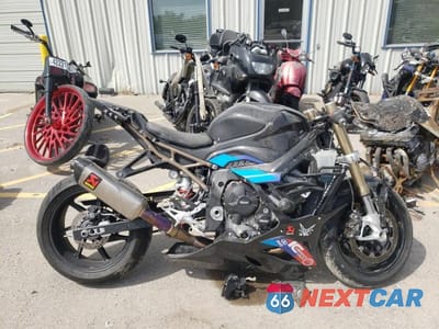 2021 BMW S 1000 RR WB10E2301M6E75281 - główne zdjęcie licytacji z USA - miniatura