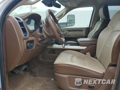 Zdjęcie 7 z 14 samochodu: 2020 RAM 3500 LARAMIE VIN:3C63RRJL7LG247314 - miniatura