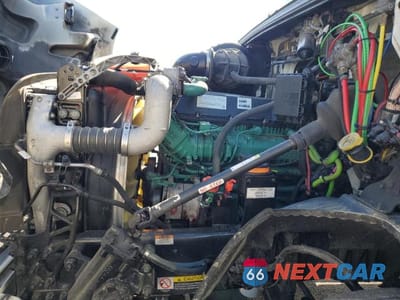 Zdjęcie 7 z 10 samochodu: 2019 VOLVO VNR VIN:4V4WC9EG6KN217252 - miniatura