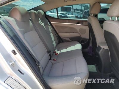 Zdjęcie 10 z 12 samochodu: 2019 HYUNDAI ELANTRA SEL VIN:5NPD84LF4KH445428 - miniatura