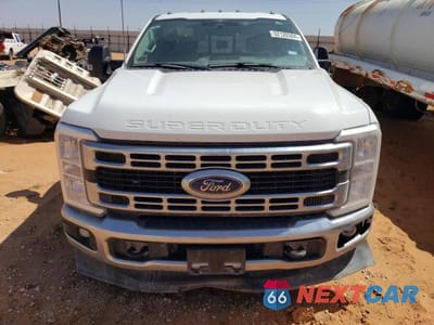 Piąte zdjęcie samochodu w środku: 2023 FORD F350 SUPER DUTY VIN:1FD8W3HT5PED93200 - miniatura
