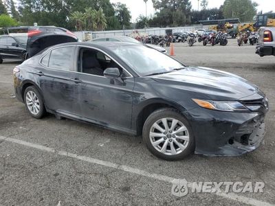 Czwarte zdjęcie samochodu z boku: 2018 TOYOTA CAMRY L VIN:JTNB11HK6J3040788 - miniatura