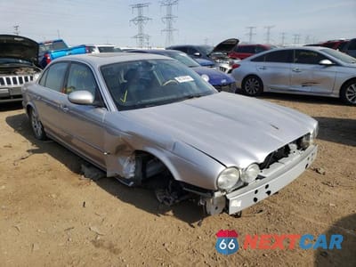 Czwarte zdjęcie samochodu z boku: 2004 JAGUAR XJ8 VIN:SAJWA71C94SG31420 - miniatura