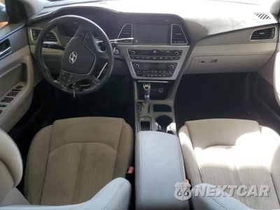Zdjęcie 8 z 12 samochodu: 2017 HYUNDAI SONATA PLUG-IN HYBRID VIN:KMHE14L25HA045170 - miniatura