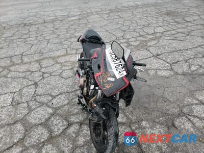 Piąte zdjęcie samochodu w środku: 2020 HONDA CBR500 R VIN:MLHPC6217L5100115 - miniatura