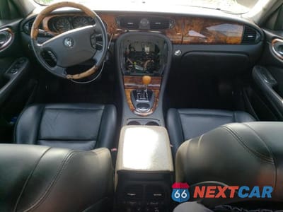 Zdjęcie 8 z 12 samochodu: 2004 JAGUAR XJ8 VIN:SAJWA71C94SG31420 - miniatura