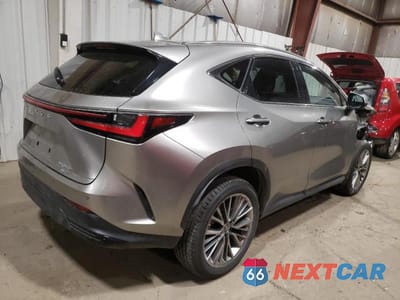 Trzecie zdjęcie samochodu z tyłu: 2023 LEXUS NX 350H VIN:JTJHKCEZ3P2015397 - miniatura
