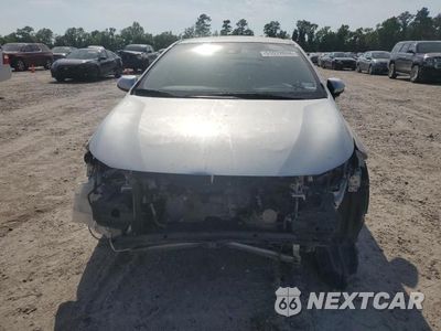 Piąte zdjęcie samochodu w środku: 2021 TOYOTA COROLLA LE VIN:JTDEPMAE3MJ161946 - miniatura