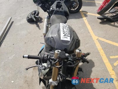 Piąte zdjęcie samochodu w środku: 2021 BMW S 1000 RR VIN:WB10E2301M6E75281 - miniatura