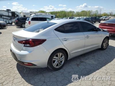Trzecie zdjęcie samochodu z tyłu: 2019 HYUNDAI ELANTRA SEL VIN:5NPD84LF4KH445428 - miniatura