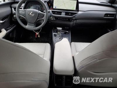 Zdjęcie 8 z 14 samochodu: 2024 LEXUS UX 250H PREMIUM VIN:JTHP9JBH3R2071271 - miniatura