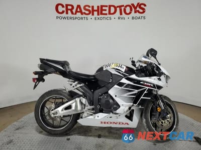2016 HONDA CBR600 RR JH2PC40JXGK200749 - główne zdjęcie licytacji z USA - miniatura