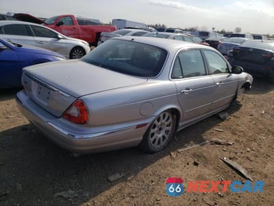 Trzecie zdjęcie samochodu z tyłu: 2004 JAGUAR XJ8 VIN:SAJWA71C94SG31420 - miniatura