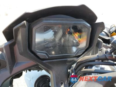 Zdjęcie 9 z 12 samochodu: 2022 KAWASAKI EX650 N VIN:ML5EXEN1XNDA76094 - miniatura