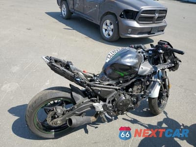 Zdjęcie 7 z 12 samochodu: 2022 KAWASAKI EX650 N VIN:ML5EXEN1XNDA76094 - miniatura