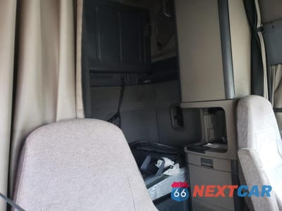 Zdjęcie 6 z 10 samochodu: 2017 FREIGHTLINER CASCADIA 125 VIN:1FUJGLDR1HLJF2801 - miniatura