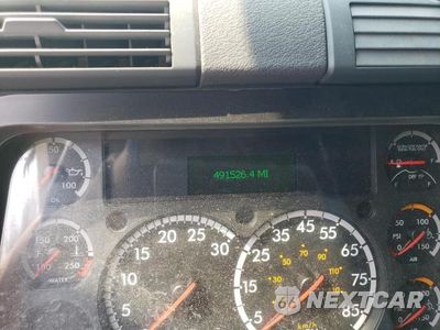 Zdjęcie 8 z 10 samochodu: 2017 FREIGHTLINER CASCADIA 125 VIN:1FUJGLDR1HLJF2801 - miniatura