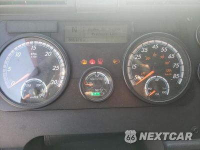 Zdjęcie 8 z 10 samochodu: 2018 FREIGHTLINER CASCADIA 125 VIN:1FUJGLDR4JLJK5196 - miniatura