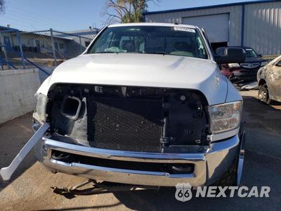 Piąte zdjęcie samochodu w środku: 2018 RAM 2500 ST VIN:3C6MR4AL3JG346765 - miniatura