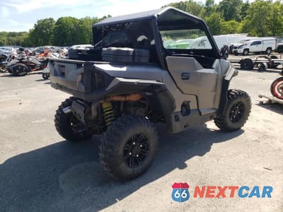 Czwarte zdjęcie samochodu z boku: 2020 POLARIS GENERAL 1000 PREMIUM VIN:3NSGAP995LH194698 - miniatura