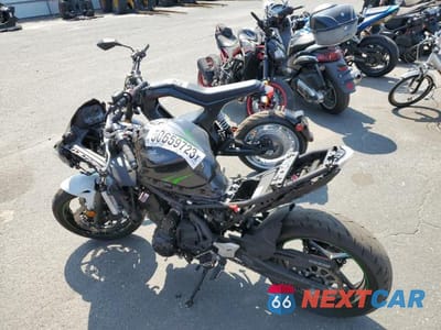 Zdjęcie 10 z 12 samochodu: 2022 KAWASAKI EX650 N VIN:ML5EXEN1XNDA76094 - miniatura