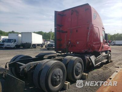 Czwarte zdjęcie samochodu z boku: 2018 FREIGHTLINER CASCADIA 125 VIN:1FUJGLDR4JLJK5196 - miniatura