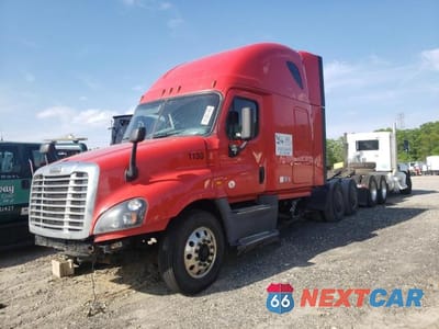 Drugie zdjęcie samochodu z przodu: 2018 FREIGHTLINER CASCADIA 125 VIN:1FUJGLDR4JLJK5196 - miniatura